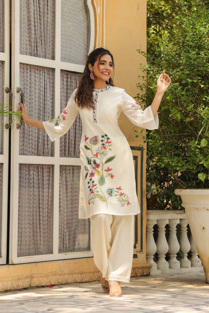 Elegant Cozy Ivory Floral Printed Kurta Co-Ord Set with Matching Pants